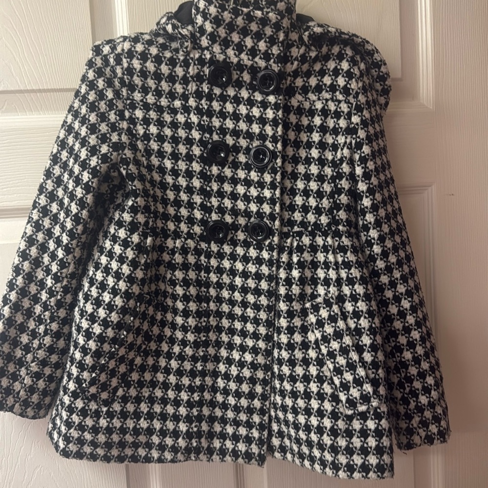 ROTHSCHILD Black and White Houndstooth Patterned Hooded Pea Coat